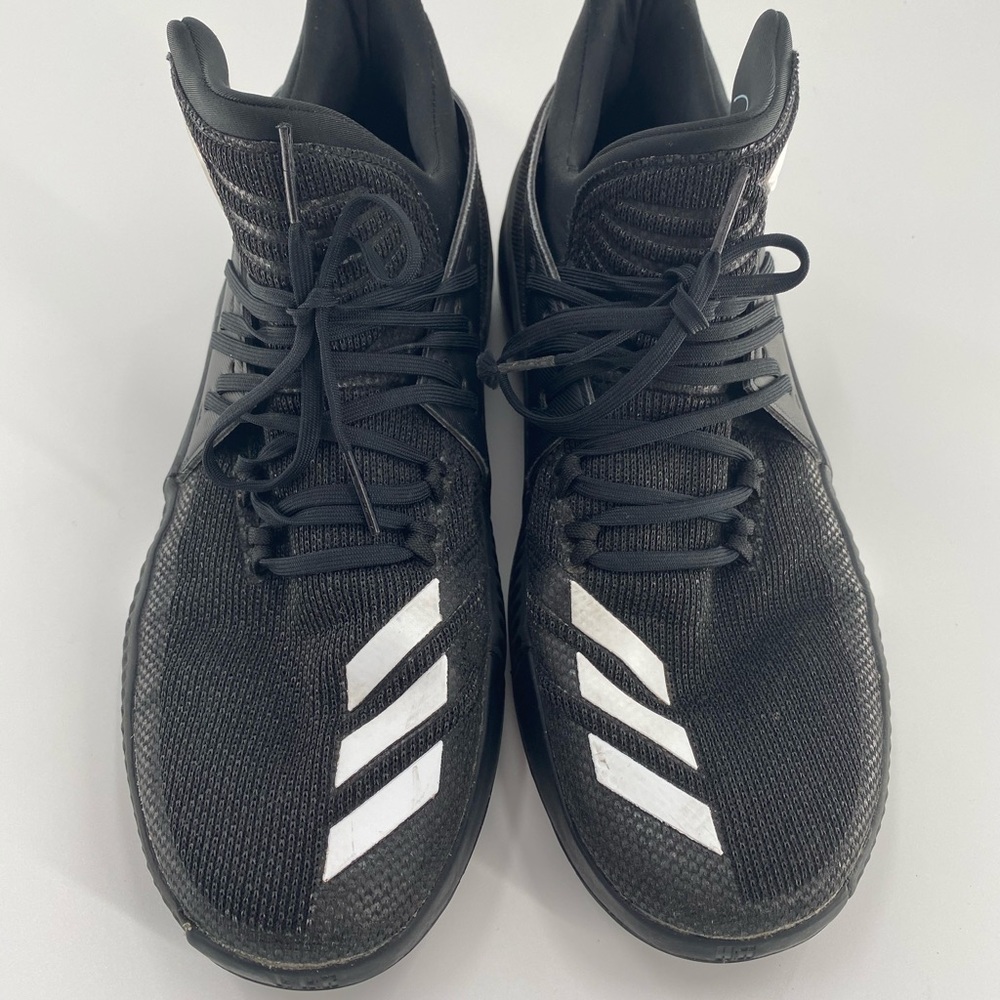 Adidas wearing the letter O